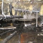 dirty and wet crawl space - know the condition of your crawl space